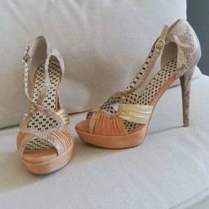 Jessica Simpson gold /tan/ faux snakeskin heels